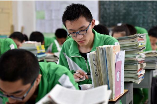 高考刚过二本线十分左右怎么报,高考成绩刚上线