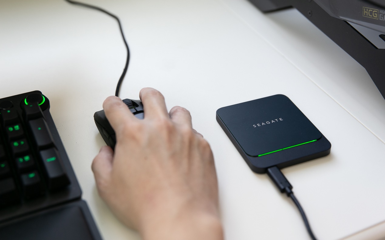 希捷酷鱼飞翼固态硬盘拆解,希捷酷鱼飞翼固态硬盘