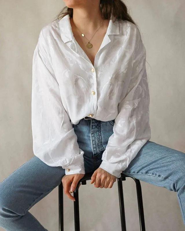 T恤穿腻了？想要时髦又遮肉，春夏白衬衫应该这么洗和这样穿