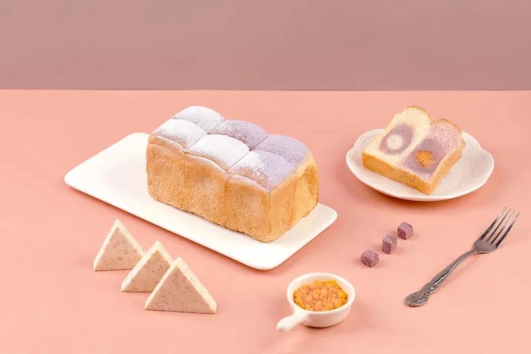 靠一块面包成为老板,凭借面包一步步发财