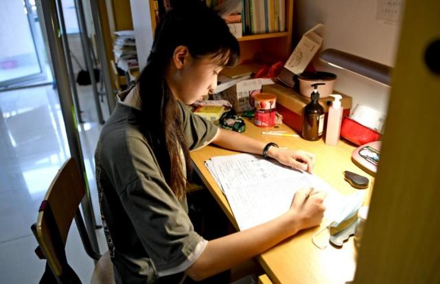 高考分数只超了录取分数线2分,高考考了496分越过二本线了吗