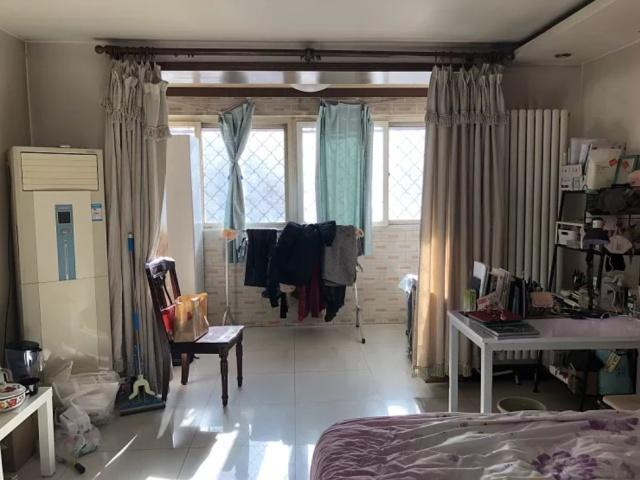 女孩花8000元改造出租屋,女生花50000改造上海出租屋