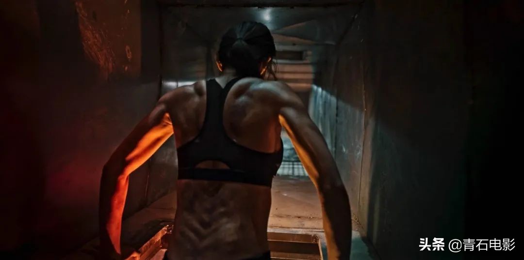 连续4天上榜，比《王国》尺度还大，不愧是一集30亿韩元的韩剧