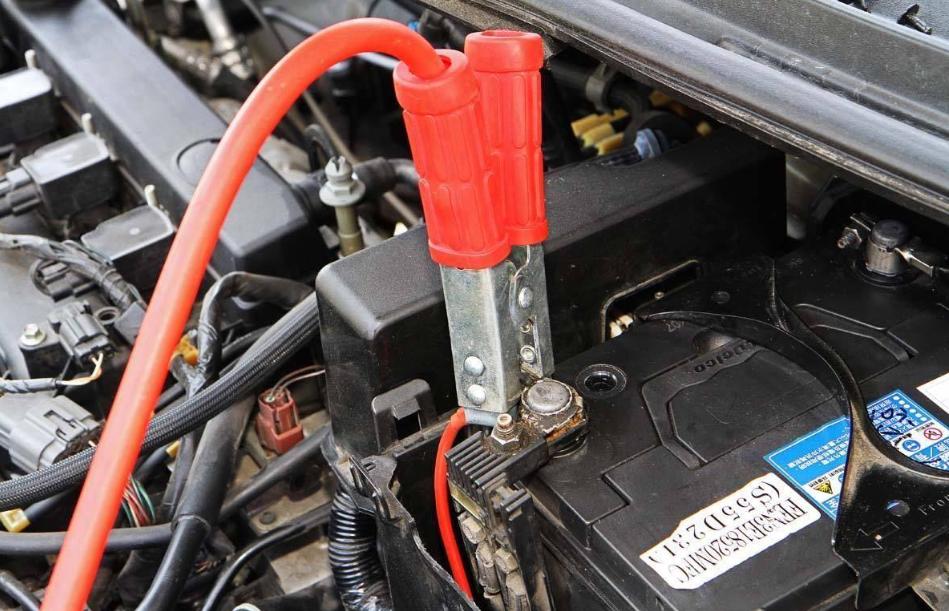 天气冷汽车打不着火是什么原因,汽车打不着火给不上油是什么原因