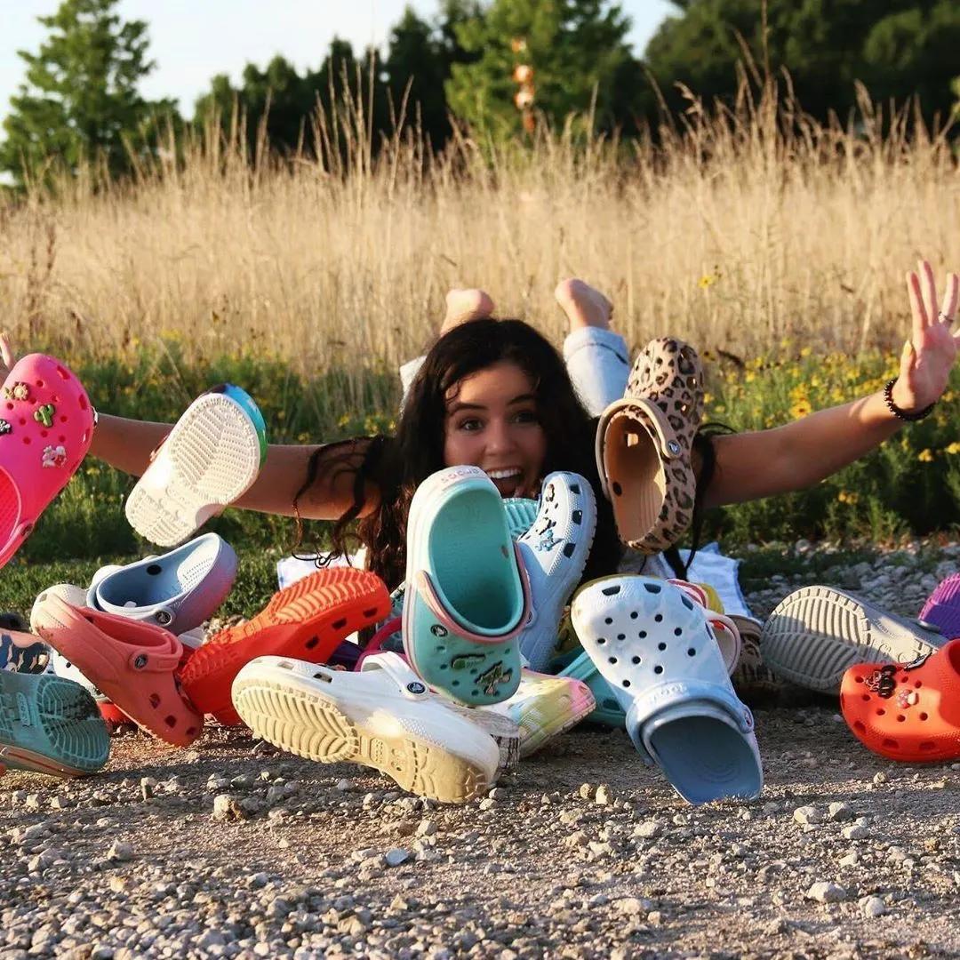 洞洞鞋zara,丑到洞洞鞋