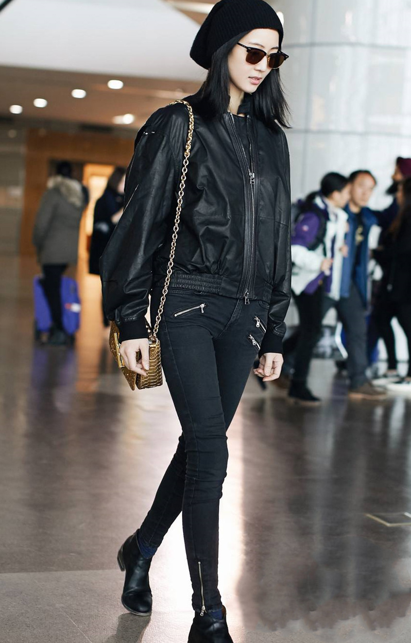 张钧甯黑色皮裙搭配飒爽短发,张钧甯皮衣配什么裤子