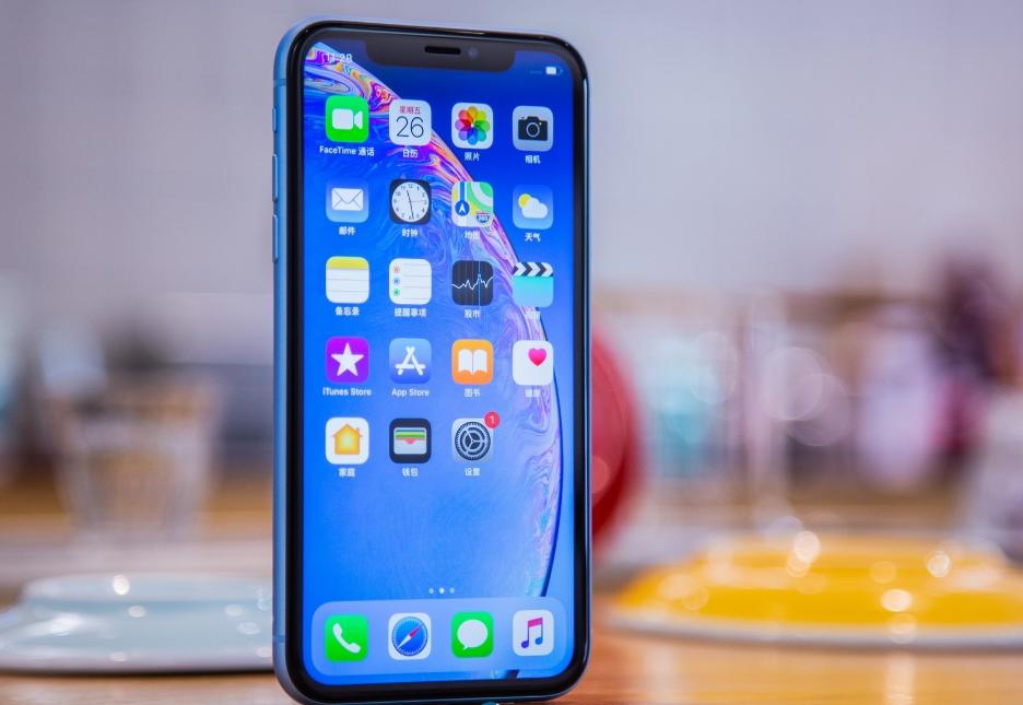 为啥如今的年轻人都用荣耀手机,而不用苹果手机了?原因是什么?