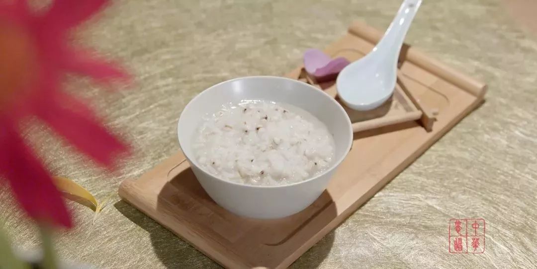 皮肤干燥吃什么中药可以调理一下,养脾胃养肺养肝的懒人养生法