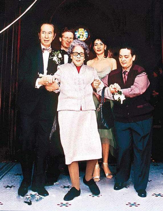 何鸿燊原配黎婉华年轻时照片,何鸿燊黎婉华为什么不合葬
