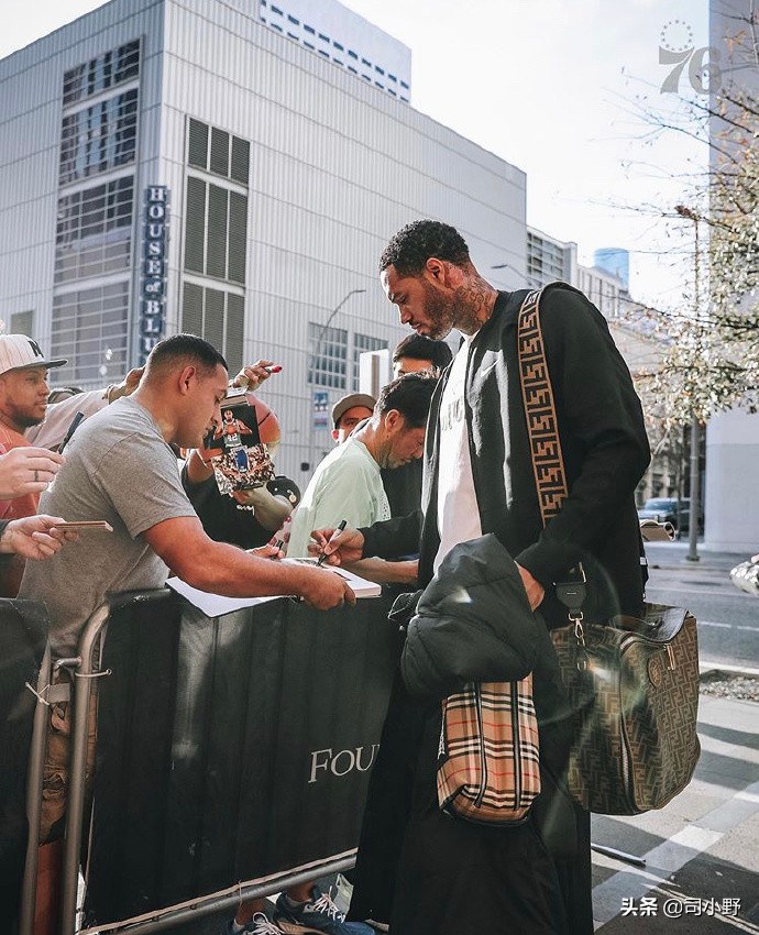 nba球星用的鞋包,nba球星同款邮差包