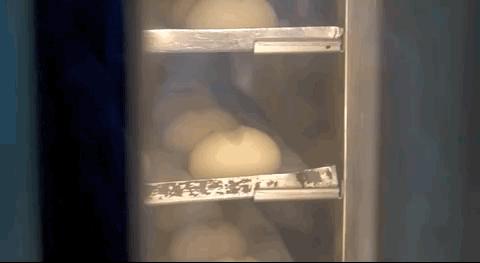 凭这一点，优秀工厂的面包就赢在了起跑线上