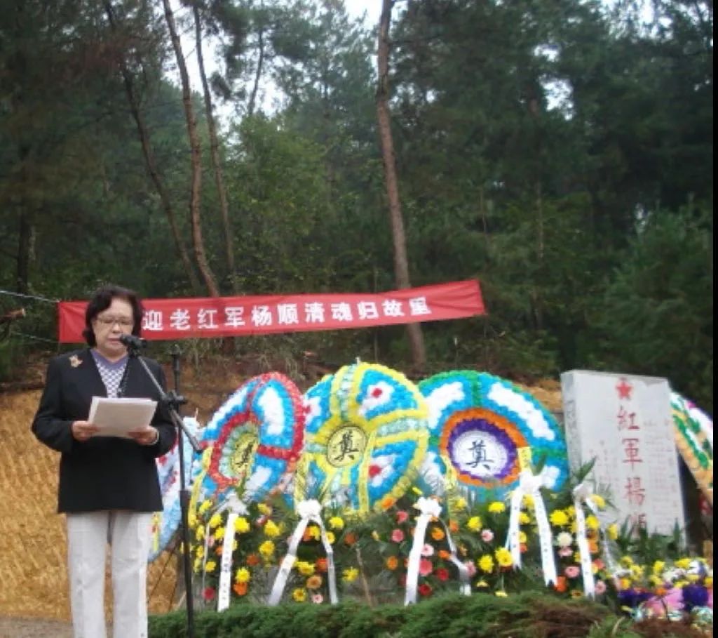 贵州的平凡圣人!*耀邦胡**请他吃饭•与副总理女儿情同父女