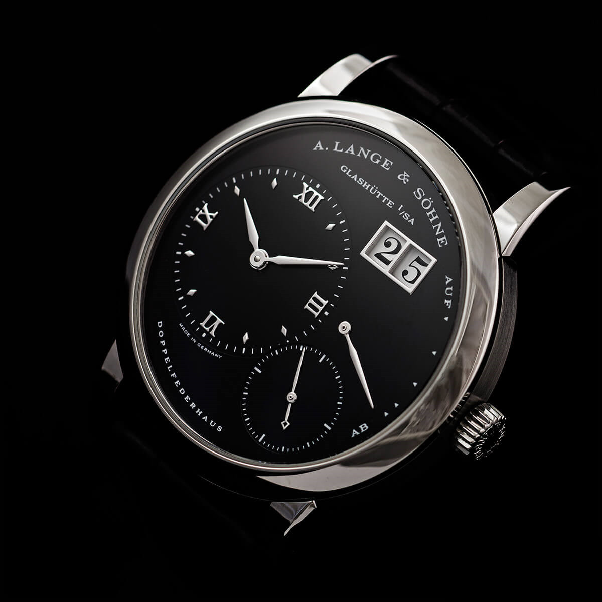 金表好看还是银色好看,金表和钢表哪个更保值