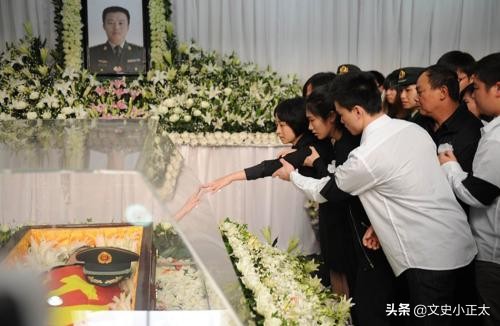 31岁女教师被特招入伍,女教师被特招入伍授少校军衔