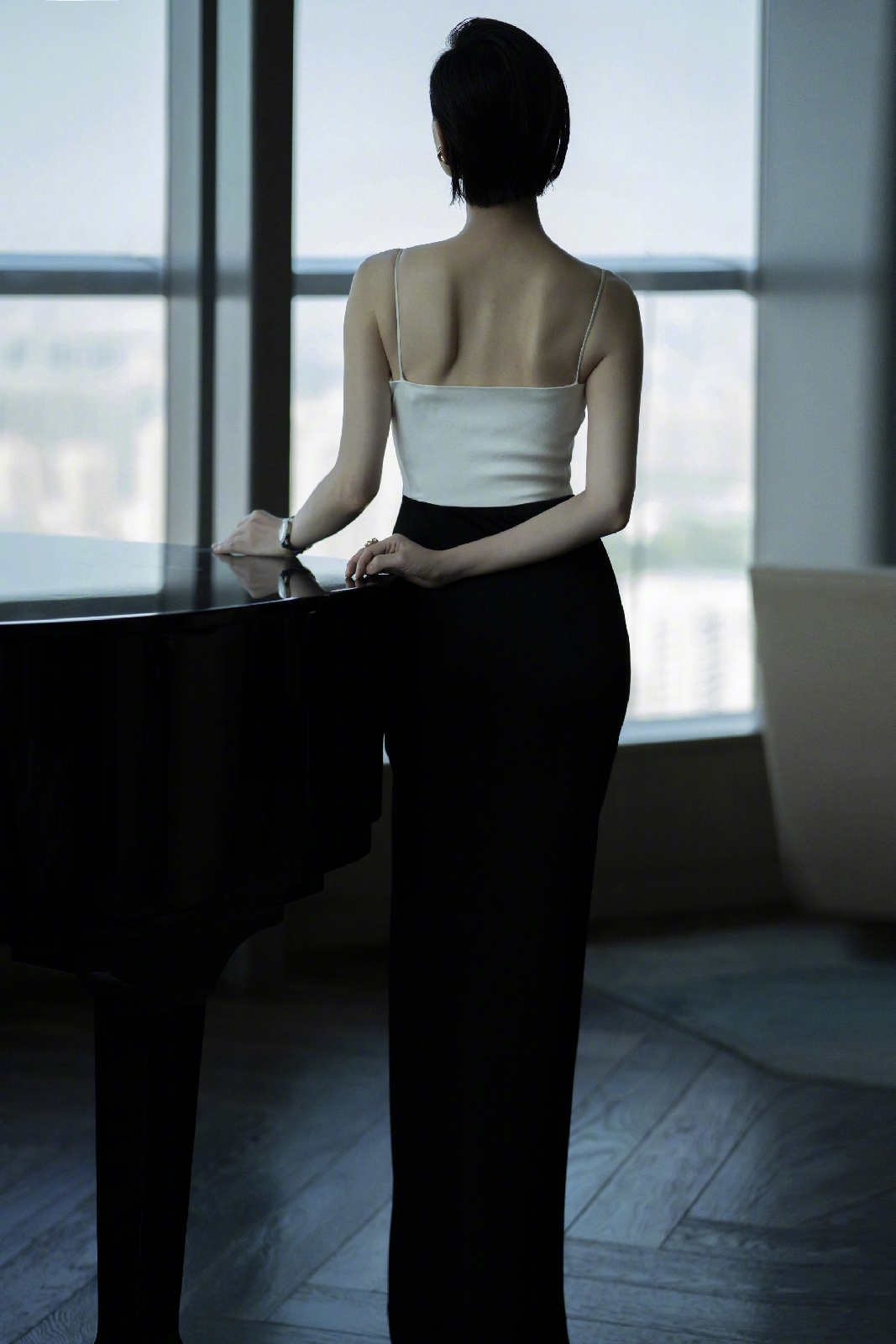 简约风黑白穿搭,简约风格看起来高级穿搭