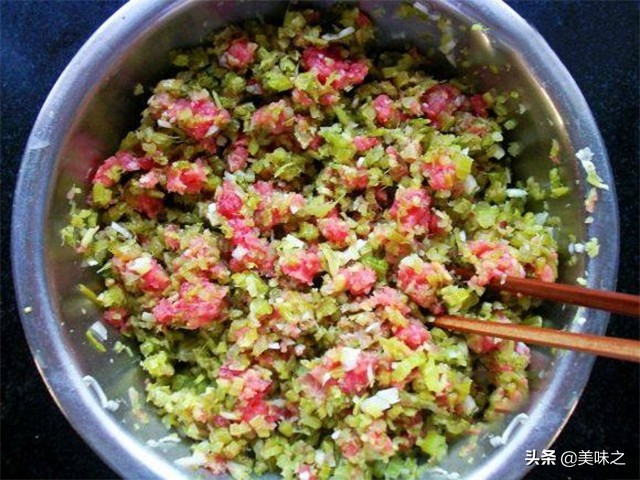 十种素饺子馅的完美搭配,三鲜虾仁饺子馅正宗调法