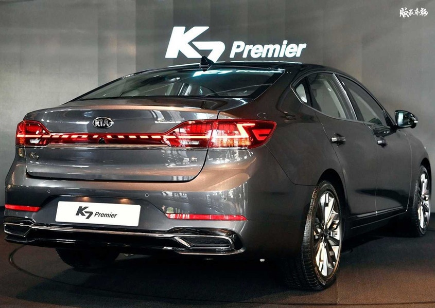 起亚k7凯尊叫什么名字,起亚k7和凯尊有什么区别