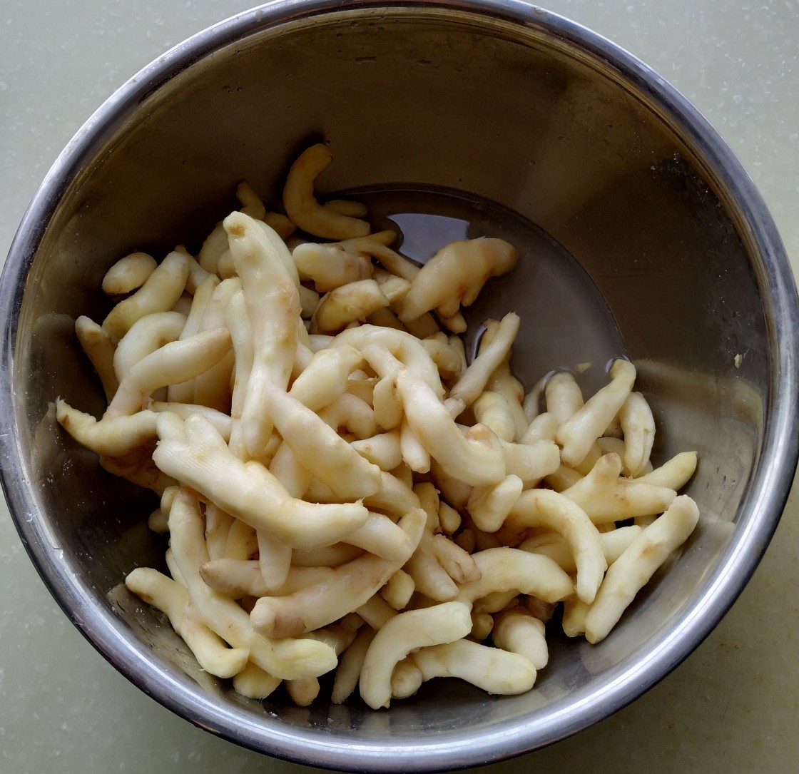 腌姜芽怎么做又脆又好吃窍门,酸甜嫩姜芽的腌制方法完整版