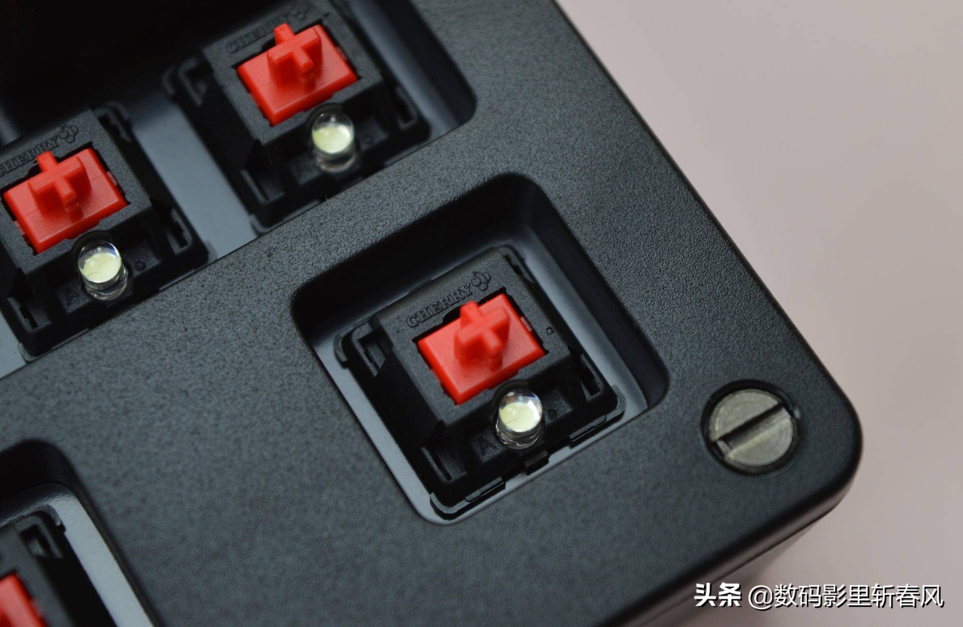 purltkl键盘樱桃青轴,磁吸防尘网推荐