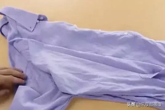 洗完衣服皱巴巴要抻一抻,棉麻的衣服洗完皱巴巴的怎么办