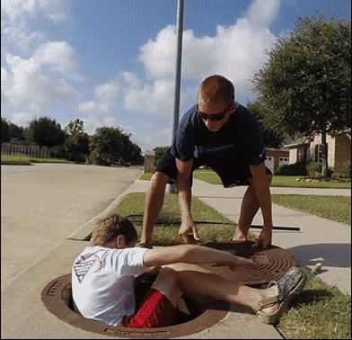 搞笑偷井盖的贼,偷井盖的搞笑图片