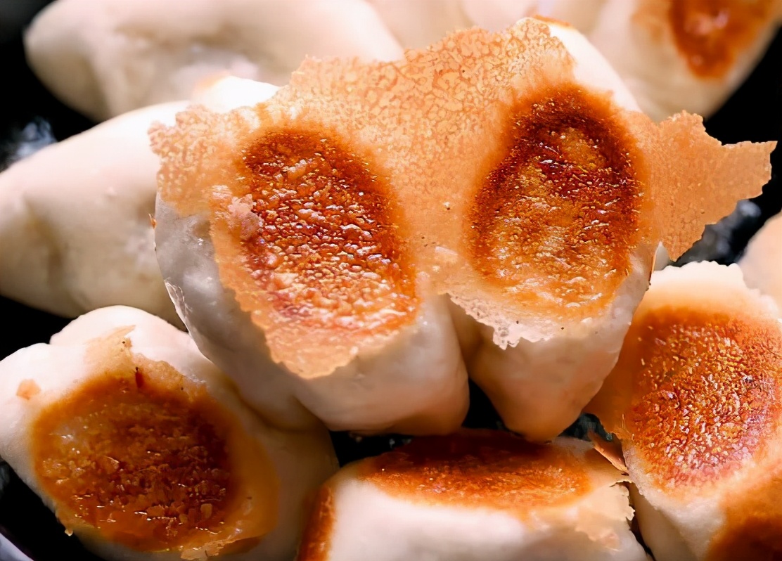 水煎包怎么做才好吃？分享详细制作过程，松软鲜香，底部焦黄不糊