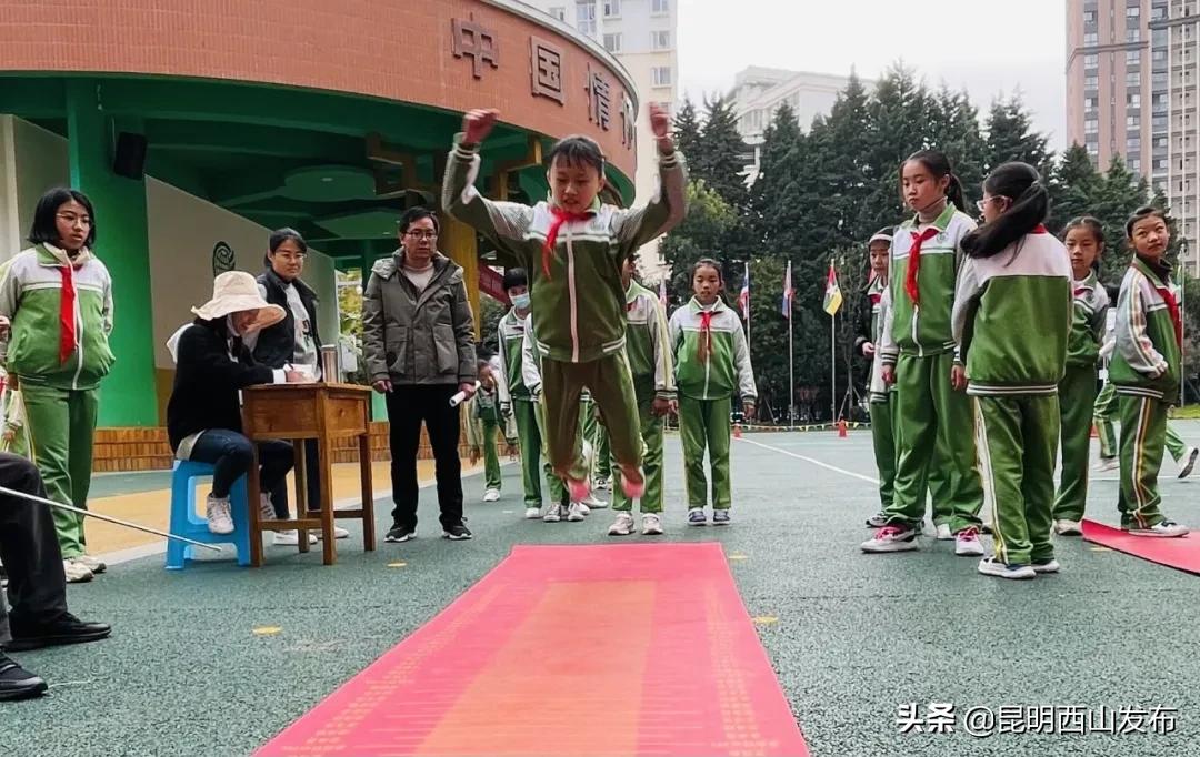 运动健儿在赛场上奋勇拼搏的英姿,奋力拼搏赛出风采