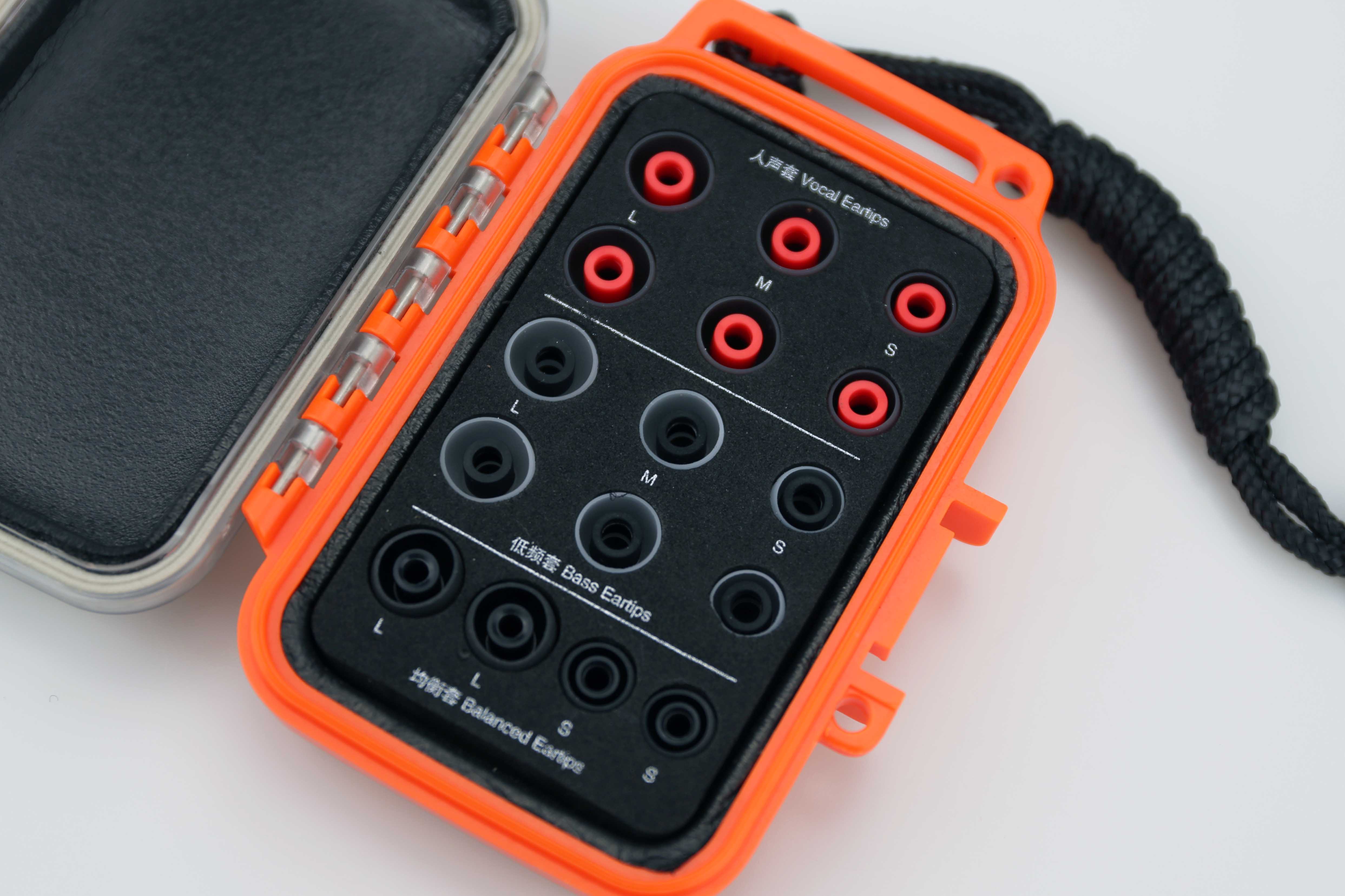 一款外观花里胡哨却敢卖799元的国产耳机,到底硬气在何处?