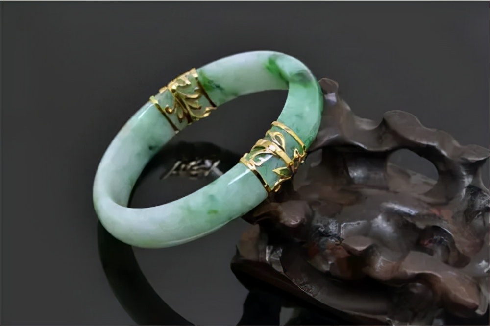 珠宝碎了怎么办,珠宝皮裂怎么修复