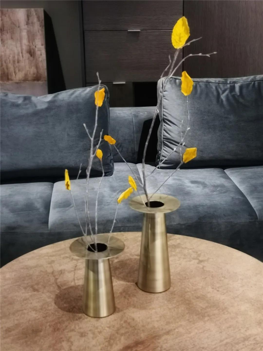 从10平方米的楼梯间花店，到130平方米的花园花店，为何她俩做得这么火？