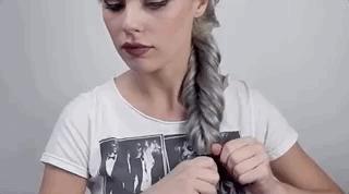 杨幂鱼尾辫发型火了,杨幂同款发型双麻花翘辫