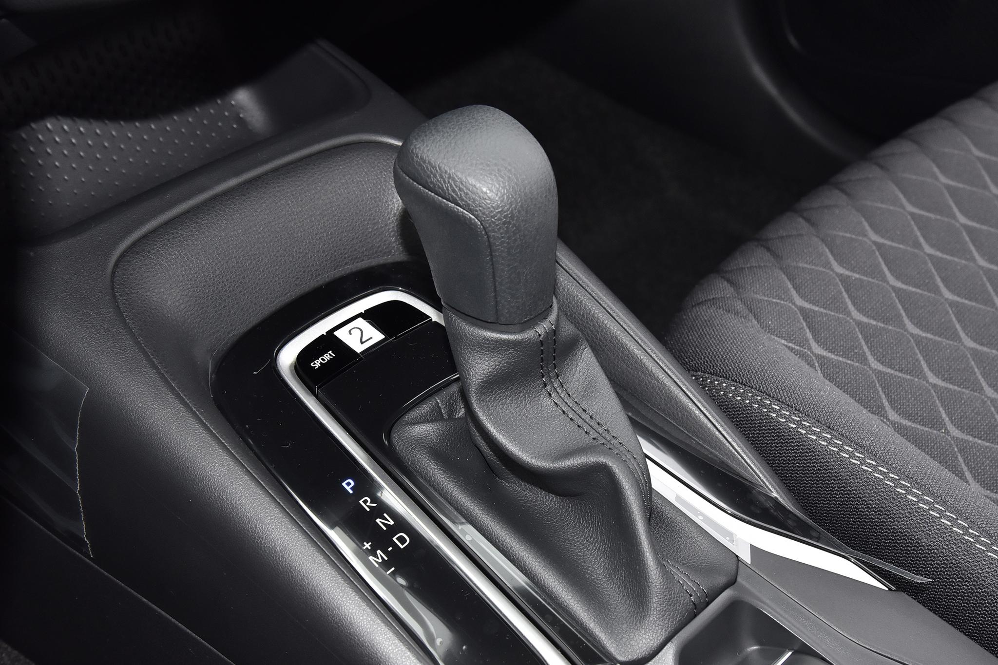 亚洲狮2.0和速腾1.4t哪个可靠,大众速腾和丰田亚洲狮哪个值得买