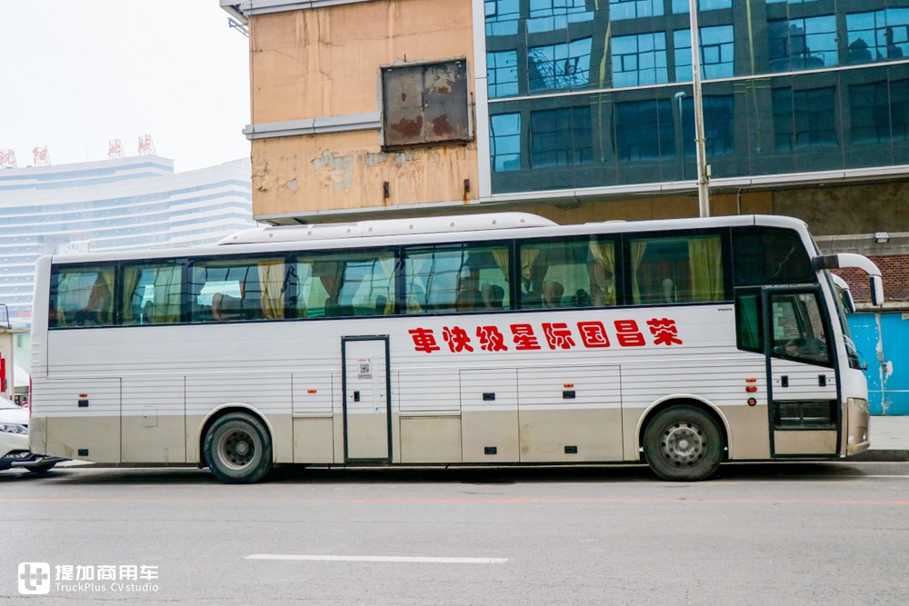 最经典最豪华的大巴车多少钱,当年的豪华大巴