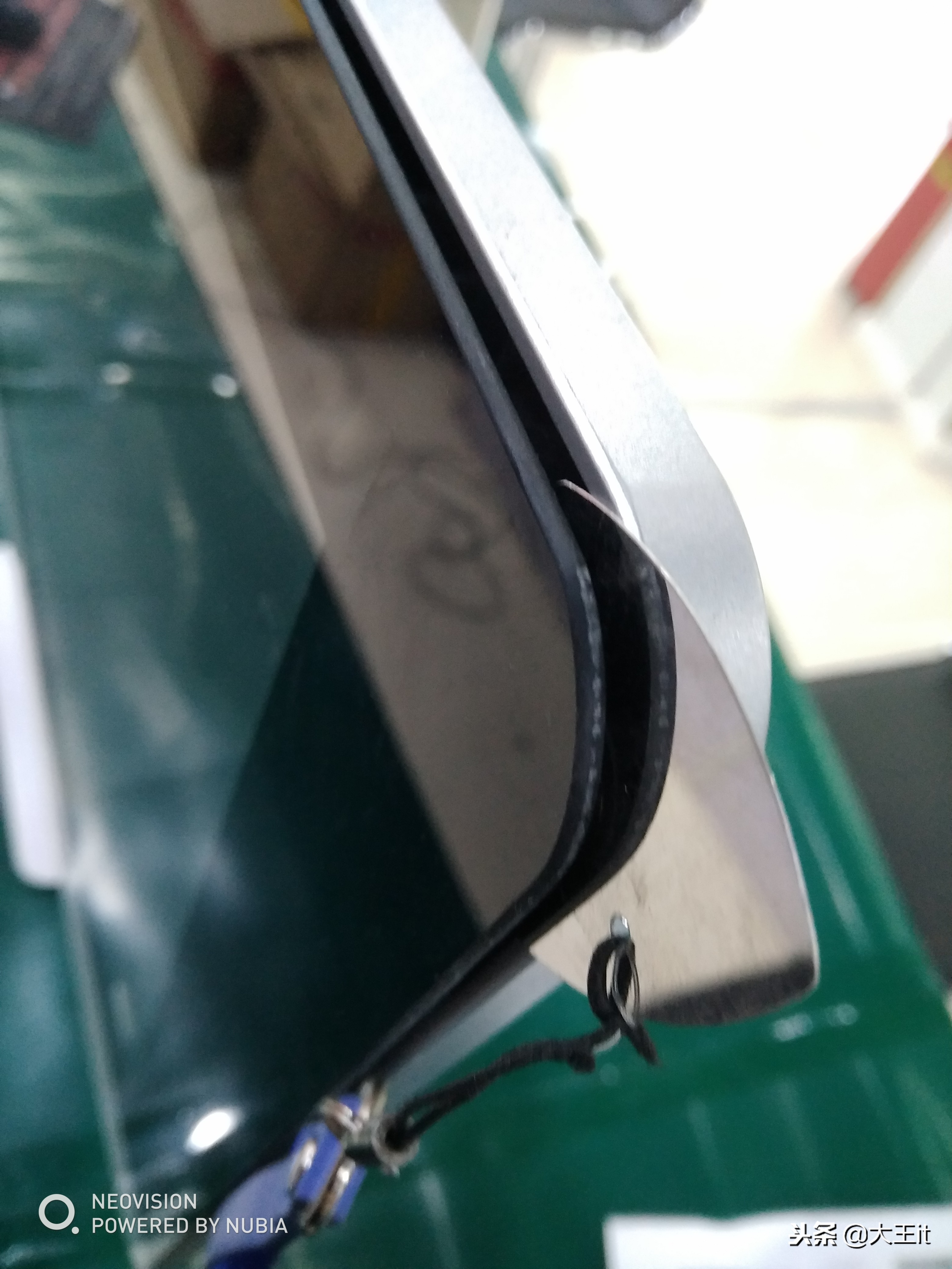 网上899买的苹果电脑被骗，鲁大师跑居然9W多分，全是山寨配件