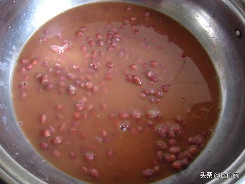 红豆怎么煮烂得快速方法,做红豆馒头怎么把红豆煮烂