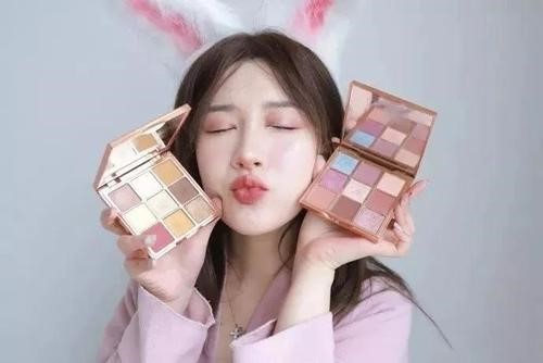 皮肤不光滑很多小颗粒怎么办,皮肤起密密麻麻小颗粒不痛不痒