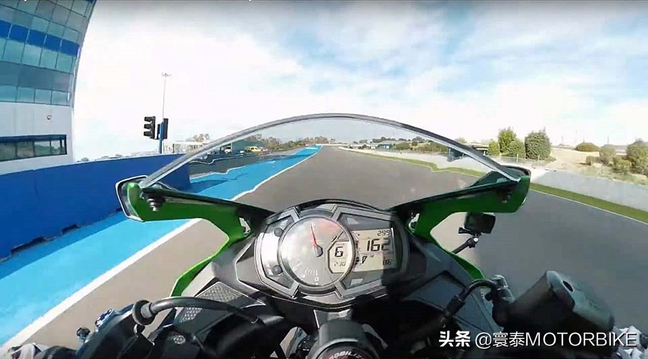 川崎zx-25r与川崎ninja400哪个快,川崎四缸忍者zx-25r配置大揭秘