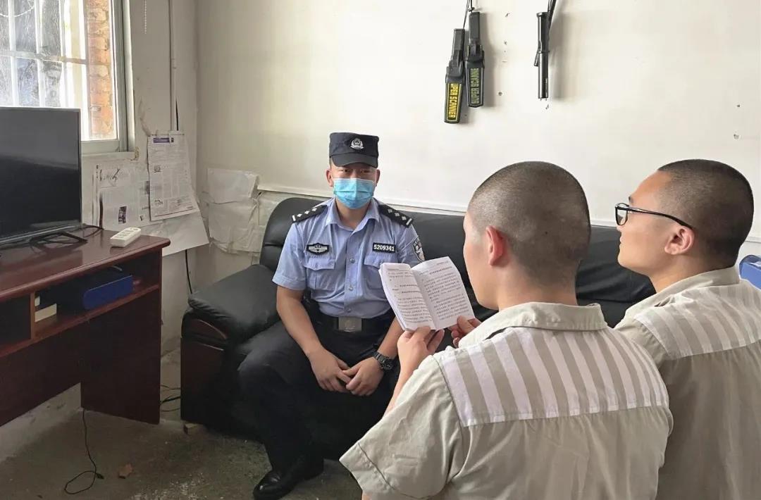 监狱里坐牢的真实感觉,监狱坐牢真实生活