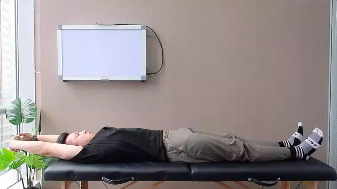 肋骨外翻健身动作,肋骨外翻普拉提动作