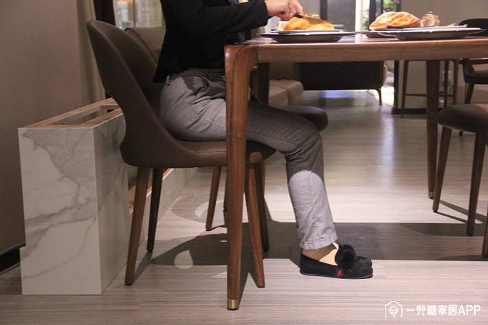 精致轻巧省空间,让你的餐厅韵味十足丨华师傅传匠实木餐桌测评