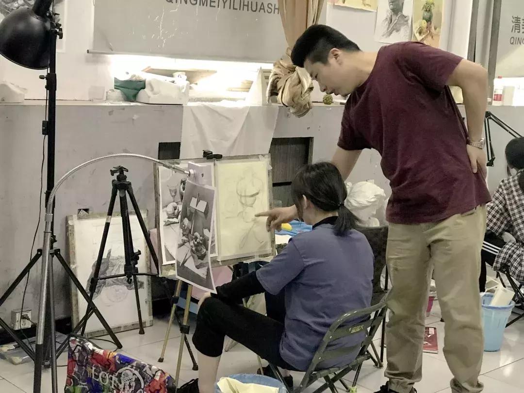 青春记实,青春记大学生在行动