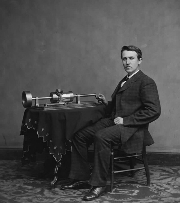 爱迪生人物简介,爱迪生生平成就