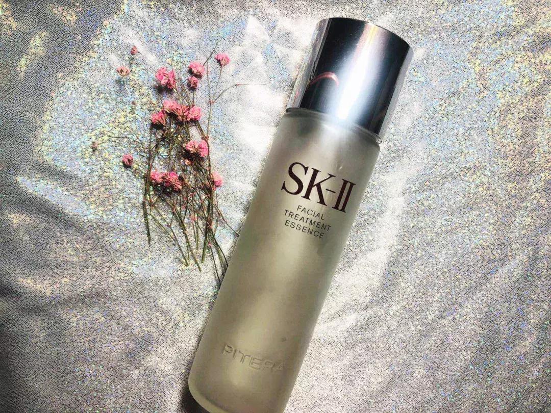 晚上睡觉前涂很多护肤品好吗,晚上必须睡前涂护肤品吗