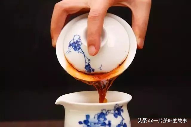 用盖碗泡茶怎么样才能做到不烫手,盖碗泡茶的不烫手正确步骤