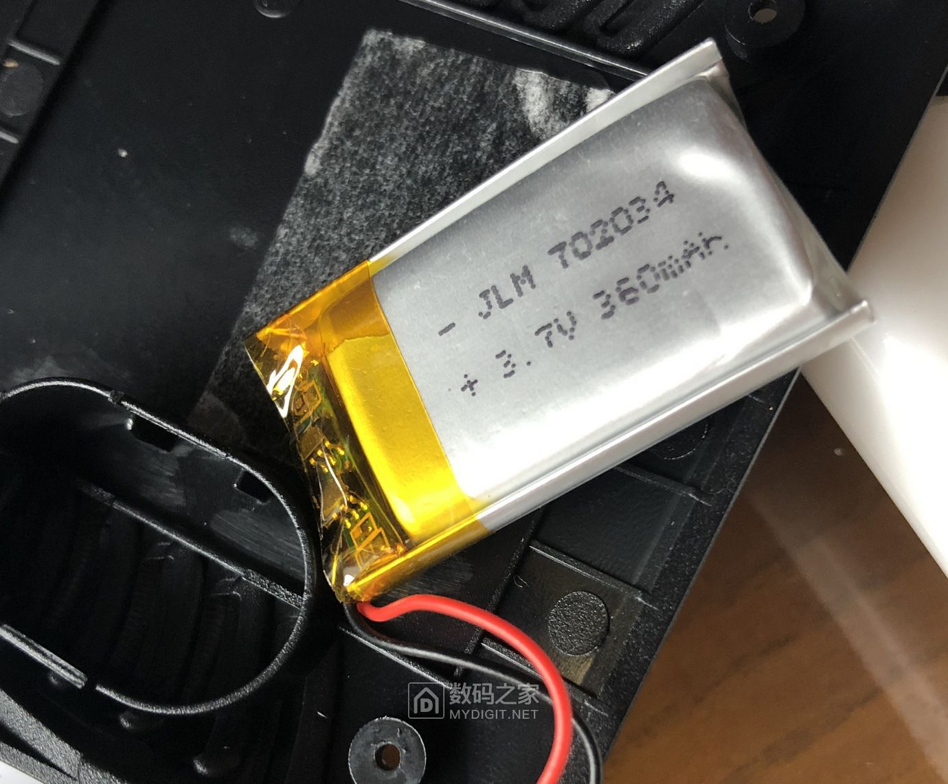 太阳能胎压监测器拆机,太阳能两用进口胎压监测器