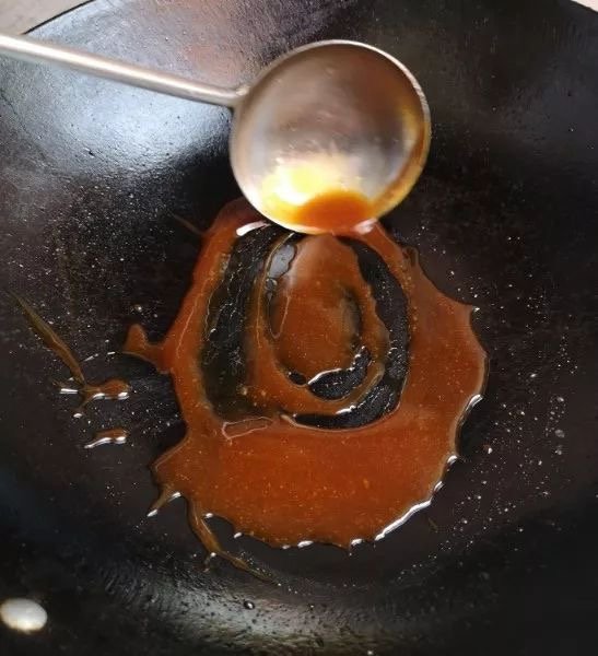 大厨教我炒糖色,自己做炒的糖色发苦