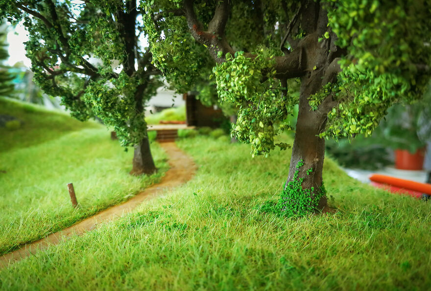 一座超迷你的“小村庄”，艺术家用两年时间创造出心中的乌托邦