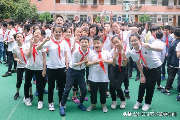 我们是时间旅行者寻找生命中的光,我们都是旅行者寻找生命中的光