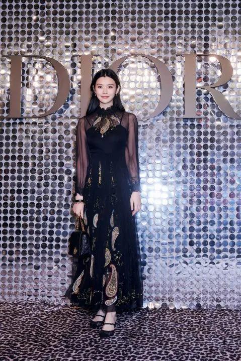 迪奥dior2020走秀冬季款运动鞋,dior2012春夏走秀视频完整版