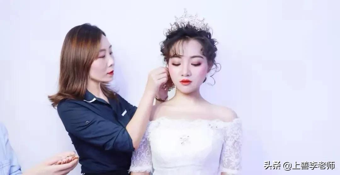 弟弟不学无术,弟弟从小就走上人生巅峰